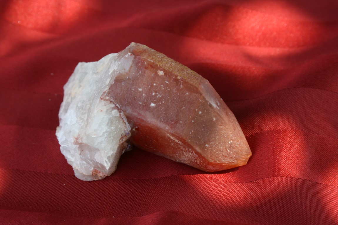 Red Quartz life force, creativity, enthusiasm for life 4630